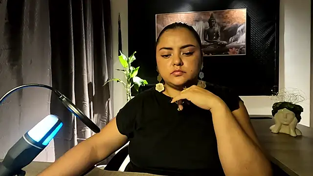 AzaraOnyx online show from May 27, 5:20 pm