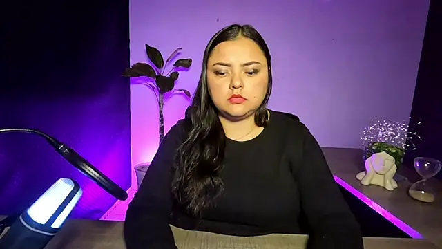 AzaraOnyx online show from May 22, 3:32 pm