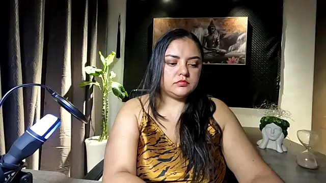 AzaraOnyx online show from May 26, 2:48 pm