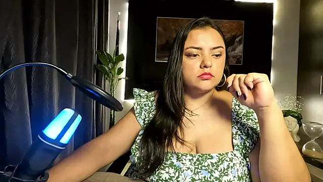 AzaraOnyx online show from May 29, 4:02 pm