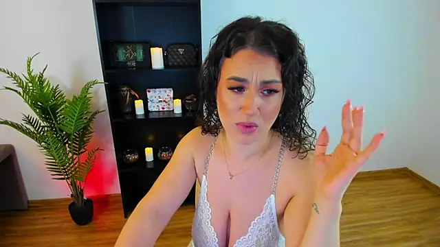 Snapshot of khloe_starrr chatting on February 28, 5:12 pm khloe starrr online show from February 28, 5:12 pm