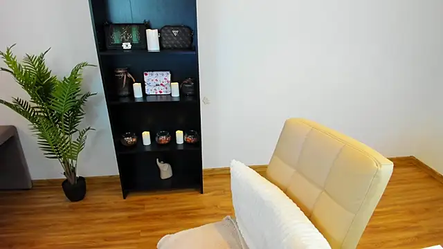 khloe starrr online show from March 23, 1:33 pm