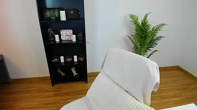 Snapshot of khloe_starrr chatting on May 25, 4:38 pm khloe starrr online show from May 25, 4:38 pm