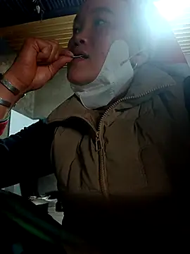 Snapshot of nelina_12345 chatting on February 13, 4:01 am nelina 12345 online show from February 13, 4:01 am