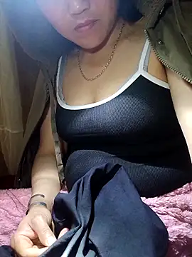 Snapshot of nelina_12345 chatting on February 17, 1:19 pm nelina 12345 online show from February 17, 1:19 pm