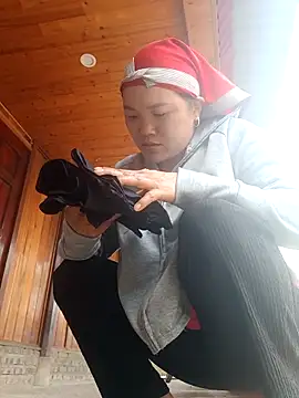 nelina 12345 online show from April 14, 1:10 am