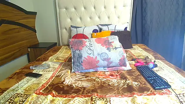 Queenxxxjesy online show from March 4, 1:35 am