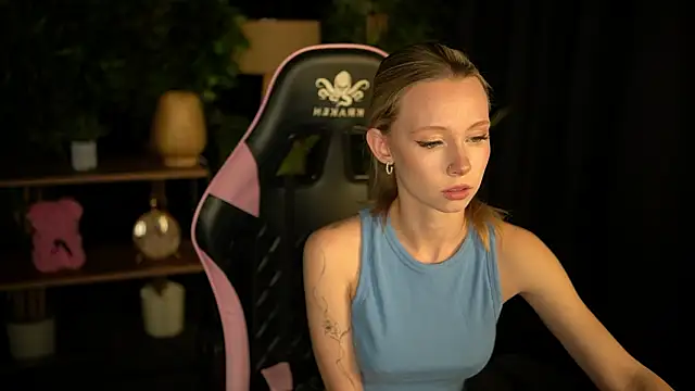 SweetDaisy me online show from March 24, 4:07 pm