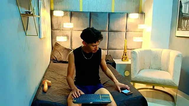 skinny jean  online show from April 13, 9:08 pm