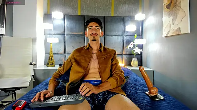 skinny jean  online show from May 19, 8:49 pm