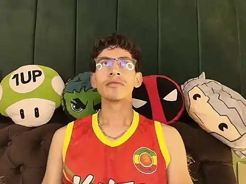 Snapshot of skinny_jean_ chatting on February 23, 8:09 pm skinny jean online show from February 23, 8:09 pm