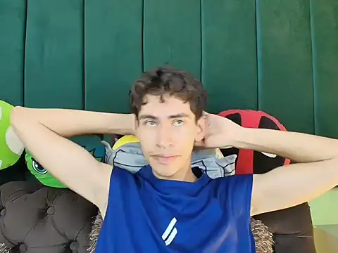 Snapshot of skinny_jean_ chatting on February 21, 8:00 pm skinny jean online show from February 21, 8:00 pm