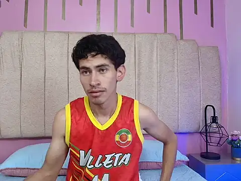 Snapshot of skinny_jean_ chatting on March 2, 8:05 pm skinny jean online show from March 2, 8:05 pm