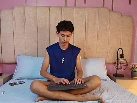 Snapshot of skinny_jean_ chatting on February 26, 8:31 pm skinny jean online show from February 26, 8:31 pm