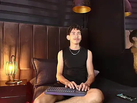 skinny jean  online show from March 5, 11:21 pm