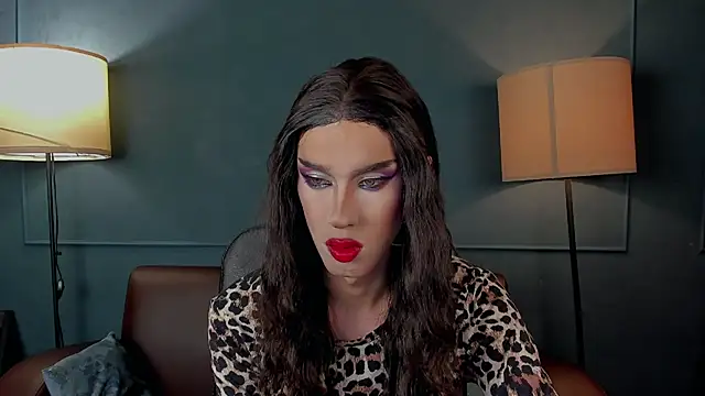 Snapshot of MadisonEsprit chatting on February 21, 10:06 am MadisonEsprit online show from February 21, 10:06 am