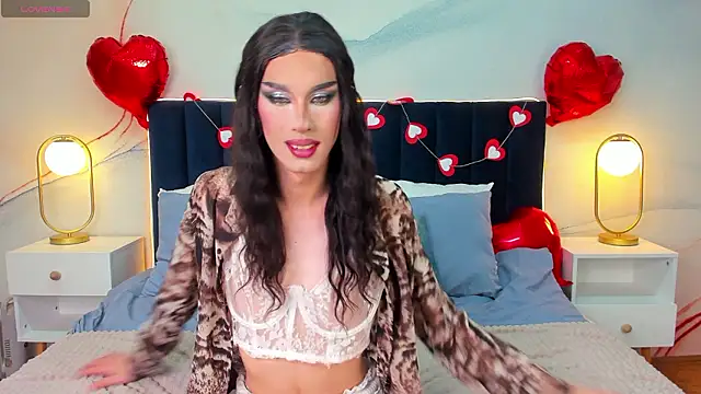 Snapshot of MadisonEsprit chatting on February 17, 10:12 am MadisonEsprit online show from February 17, 10:12 am