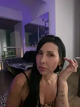 Snapshot of caritoo21 chatting on February 26, 12:21 am caritoo21 online show from February 26, 12:21 am