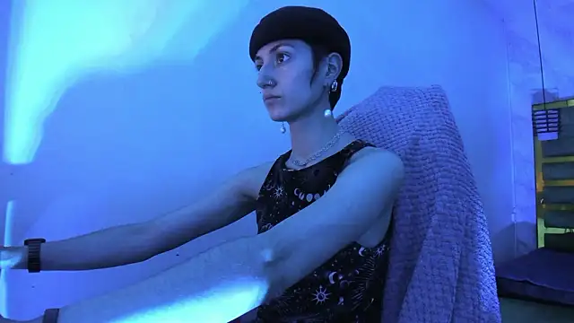 Snapshot of Fieramadame chatting on February 22, 12:18 pm Fieramadame online show from February 22, 12:18 pm