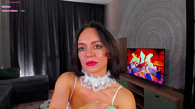 Shanita moon online show from April 4, 6:14 pm