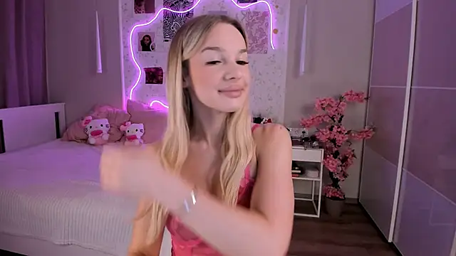 Snapshot of Ella_Lane chatting on June 9, 3:07 am Ella Lane online show from June 9, 3:07 am