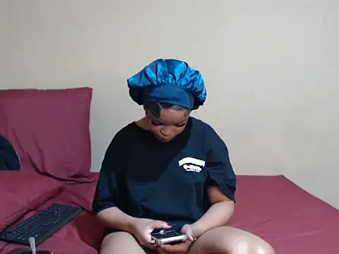 Snapshot of KinkyPxx chatting on June 4, 5:12 am KinkyPxx online show from June 4, 5:12 am