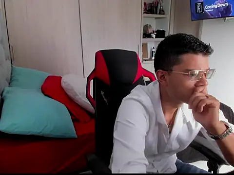 Snapshot of FredericSloan chatting on February 16, 4:05 pm FredericSloan online show from February 16, 4:05 pm