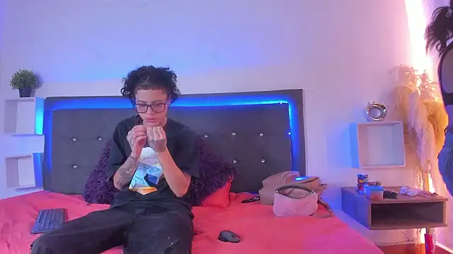 Ale cuzz online show from March 13, 4:01 pm