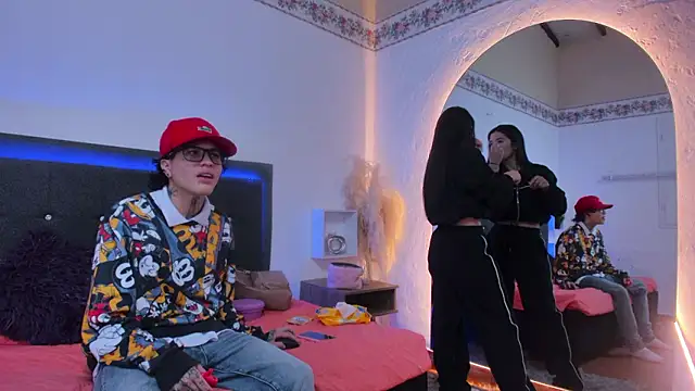 Ale cuzz online show from March 25, 3:33 pm