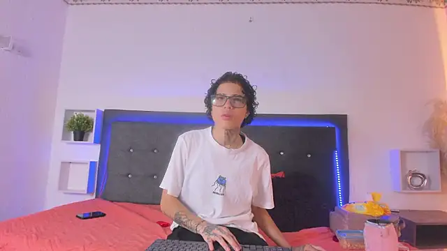 Ale cuzz online show from March 17, 2:53 pm