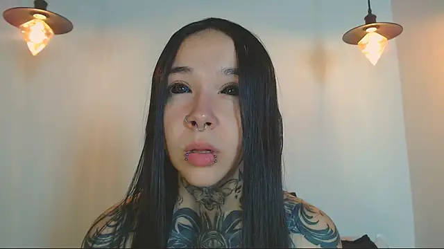 alien eyes09 online show from April 24, 1:40 am