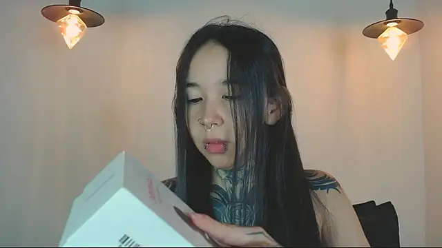 alien eyes09 online show from March 14, 2:06 am