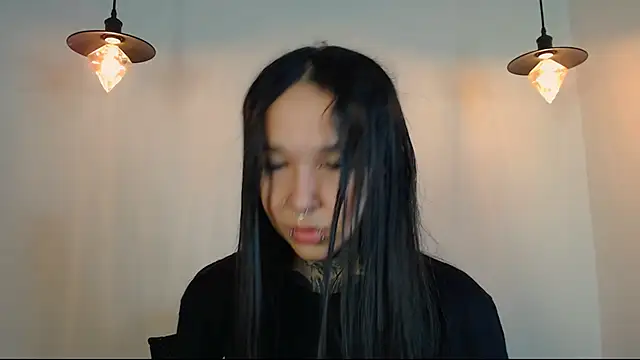 Snapshot of alien_eyes09 chatting on February 21, 2:02 am alien eyes09 online show from February 21, 2:02 am