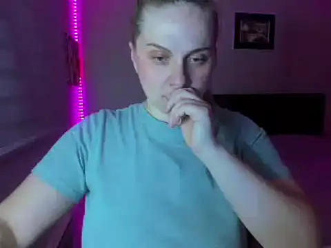 Snapshot of i_love_iva chatting on February 26, 12:38 pm i love iva online show from February 26, 12:38 pm