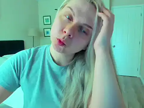 Snapshot of i_love_iva chatting on February 17, 10:40 pm i love iva online show from February 17, 10:40 pm