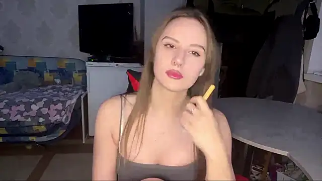 Snapshot of KelliLuepke chatting on February 13, 3:45 pm KelliLuepke online show from February 13, 3:45 pm