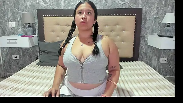 Snapshot of Daphne_sweett chatting on February 25, 11:21 am Daphne sweett online show from February 25, 11:21 am