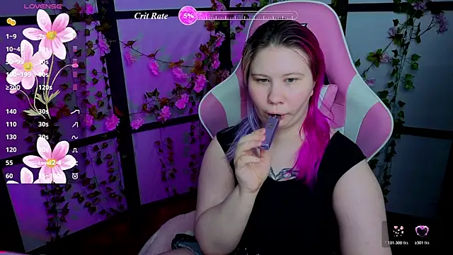 Snapshot of kitsune_little chatting on July 9, 7:46 pm kitsune little online show from July 9, 7:46 pm