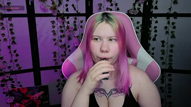 kitsune little online show from April 10, 9:22 pm