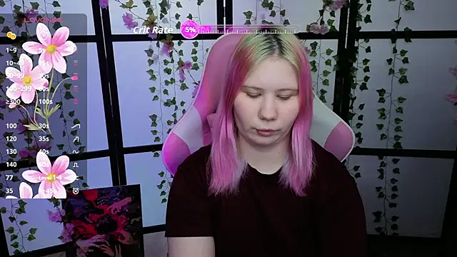 kitsune little online show from April 13, 7:56 am