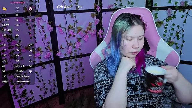 Snapshot of kitsune_little chatting on June 18, 3:05 am kitsune little online show from June 18, 3:05 am