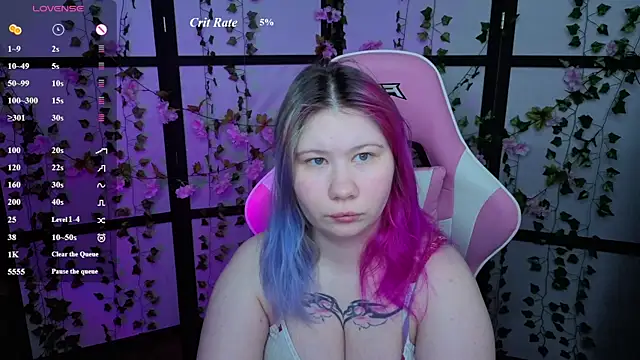 Snapshot of kitsune_little chatting on June 22, 10:51 pm kitsune little online show from June 22, 10:51 pm