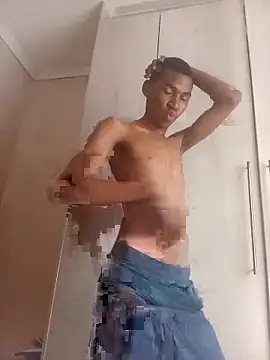 Snapshot of Leroyhotess chatting on February 15, 7:51 am Leroyhotess online show from February 15, 7:51 am