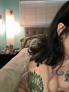 daniella monroe online show from March 6, 7:09 pm