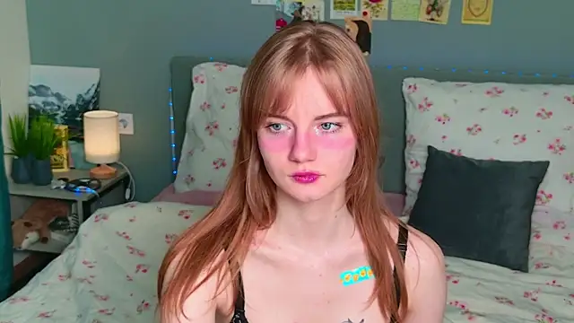 ElfieWhite online show from June 6, 6:13 pm