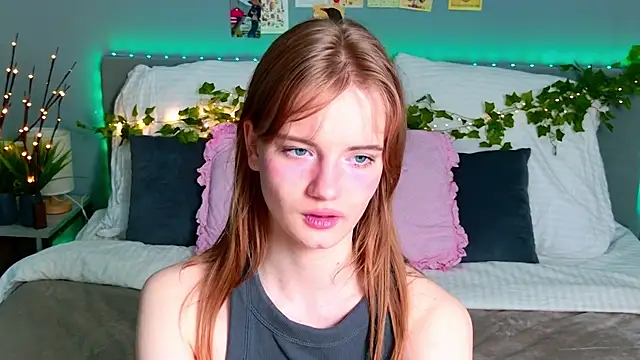 ElfieWhite online show from June 16, 10:32 pm