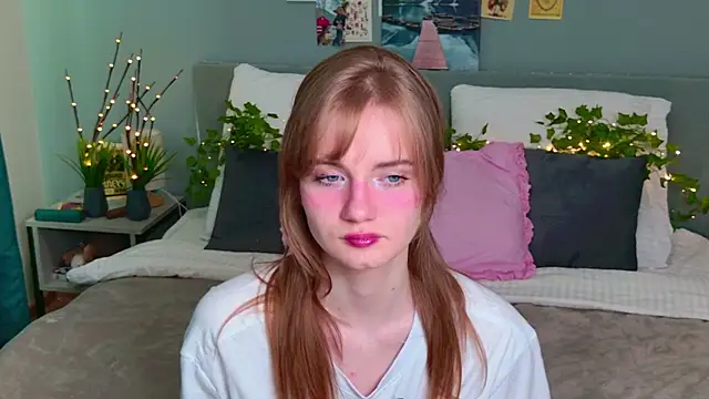 ElfieWhite online show from June 15, 5:23 pm