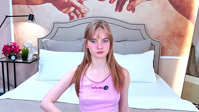 ElfieWhite online show from March 21, 3:16 pm