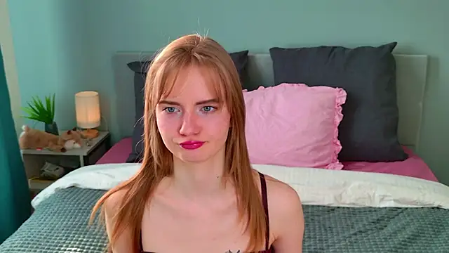 ElfieWhite online show from May 5, 4:21 pm