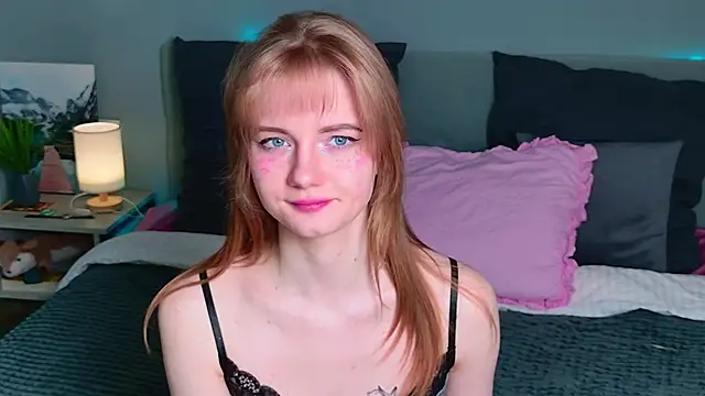ElfieWhite online show from May 27, 6:59 pm